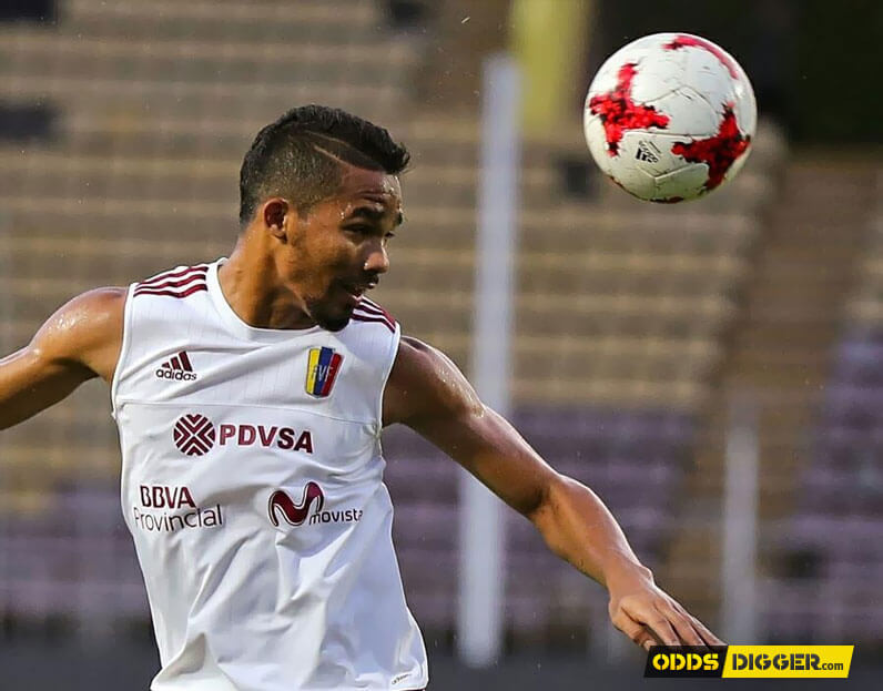 Alexander Gonzales in action during a Venezuela training session.